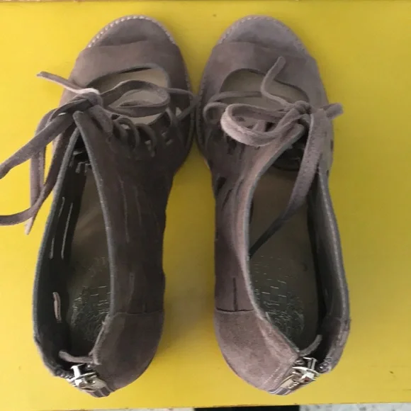 EXCELLENT COND VINCE CAMUTO TRESSA PEEP TOE SZ 8 - Picture 5 of 8